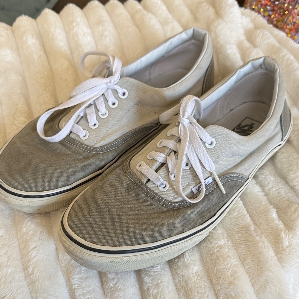 Vans Men's Two-Tone Gray and White Sneakers